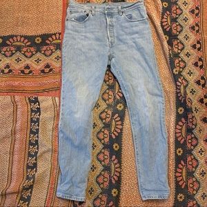 Levi’s womens straight leg light wash jeans W32 L30